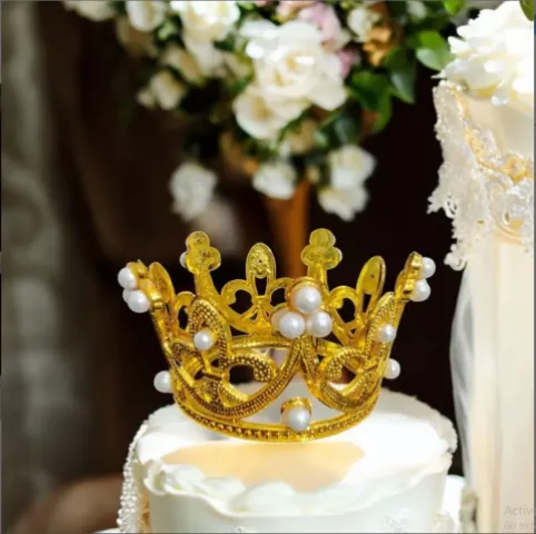 Plastic Crown / Cake Crown