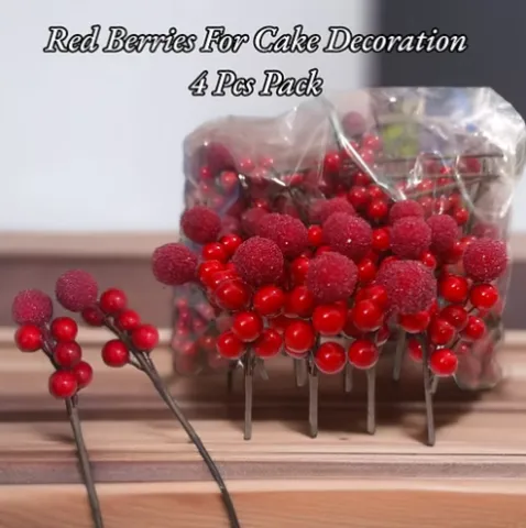 Berries for Cake Decoration (4pcs)